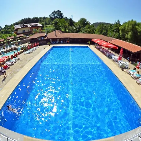 Resort комплекс куклите Tsareva Livada